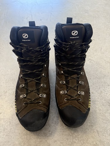 Scarpa men boots size 45 - men’s,
